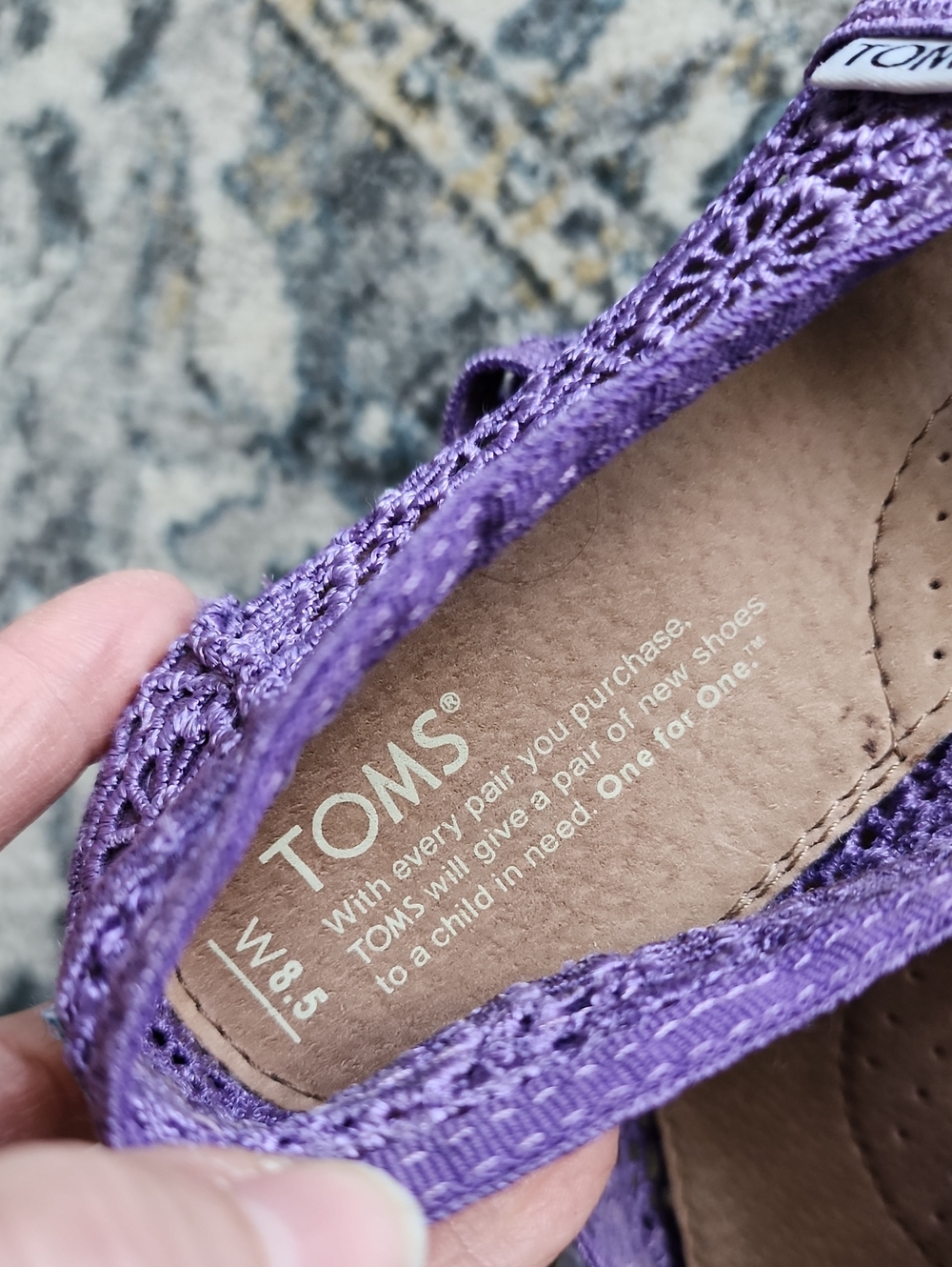 TOMS SHOES - Picture 3 of 9